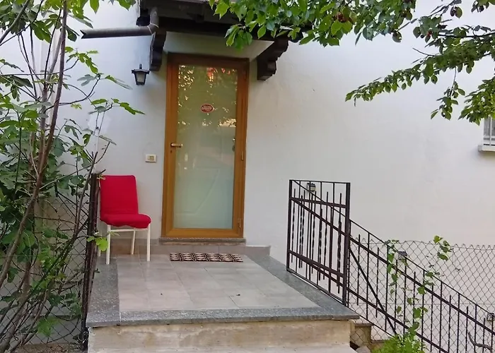 Covenate House * קומו